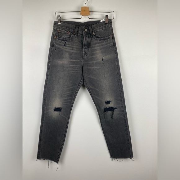 NWOT Levi’s Washed Black Lightly Distressed Wedgie Straight Fit Jeans, Size 27 - Picture 1 of 14